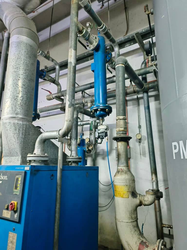 Compressed air pipework